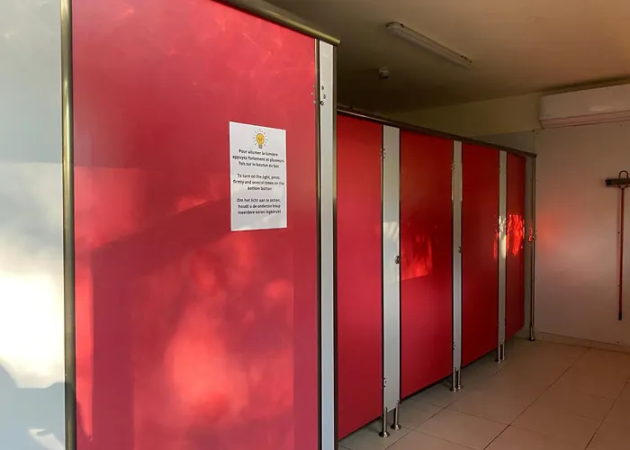 La Faloise Hostel Angicourt